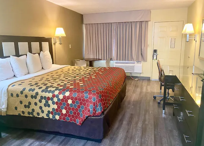 Super 8 By Wyndham Albuquerque Downtown
